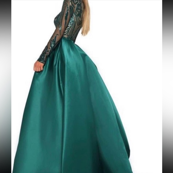 PORTIA AND SCARLETT ORIGINAL DRESS - Picture 2 of 3